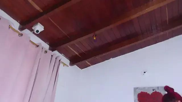 Amara_Red on StripChat 