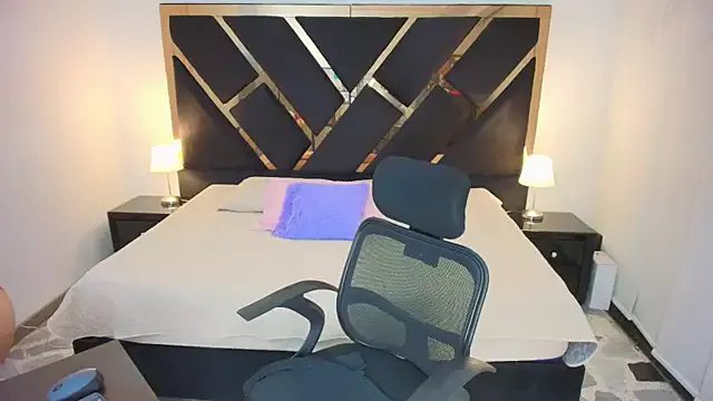 Freechat Amelie_saenz on StripChat