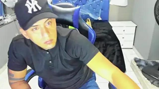 Discover AngelAndChris, they want to masturbate for you AngelAndChris from StripChat