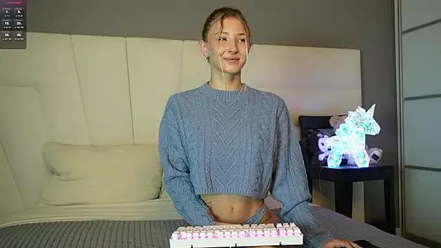 Checkout slutty camwhore Annief0x annief0x from StripChat