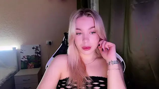 ariashaa on StripChat 