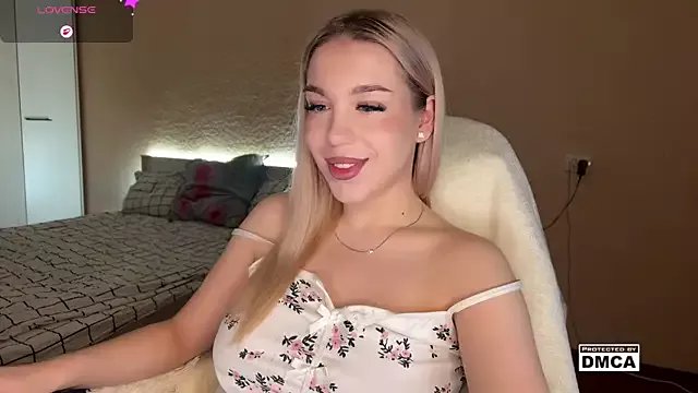 ariashaa on StripChat 