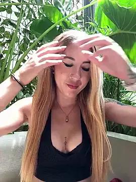 asraifae on StripChat 