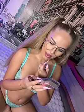 Private AubrieleRouj1 on StripChat