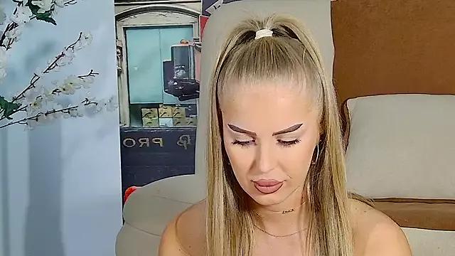 Private AubrieleRouj1 on StripChat