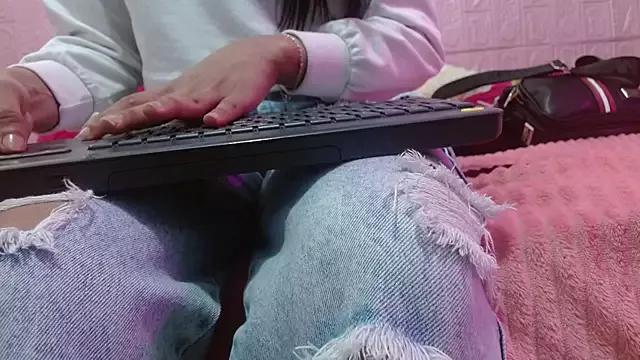 Baby_Kinky- on StripChat 