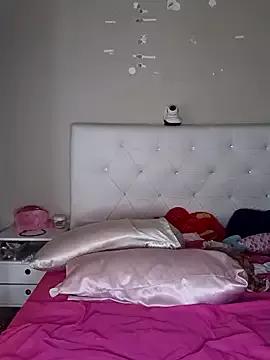 BellaEmber on StripChat 