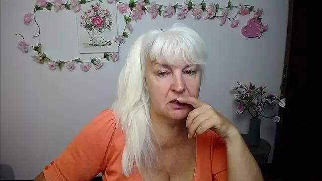 Freechat BlondyLeeBest on StripChat