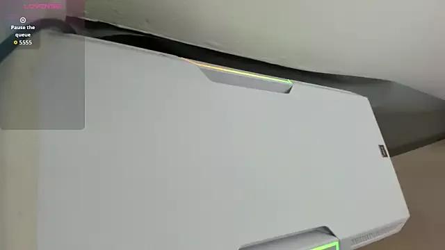 Freechat blue_wxw on StripChat