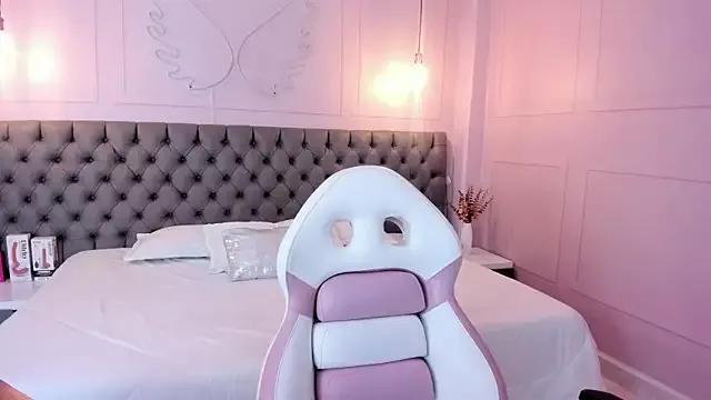 Naked Briana_24 from StripChat Briana_24 from StripChat