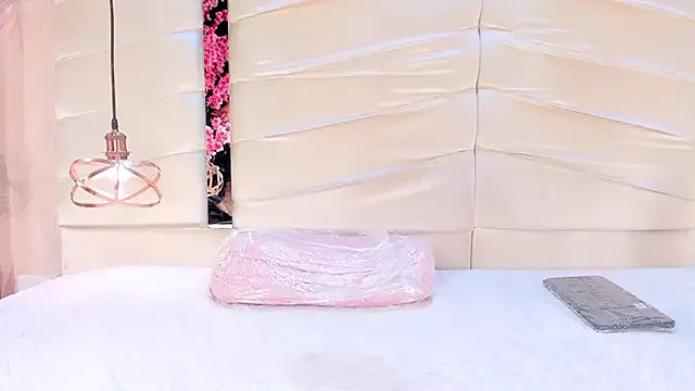 Freechat BriannaRoses on StripChat