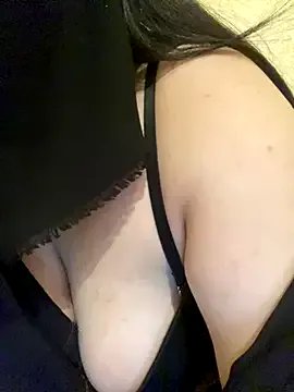 Group Cameelia on StripChat