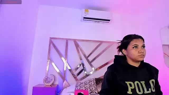 Freechat Carolina_Evanss on StripChat