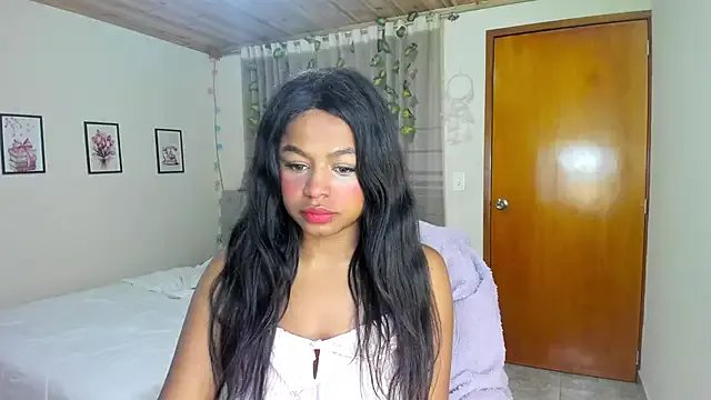 Freechat charlott7 on StripChat