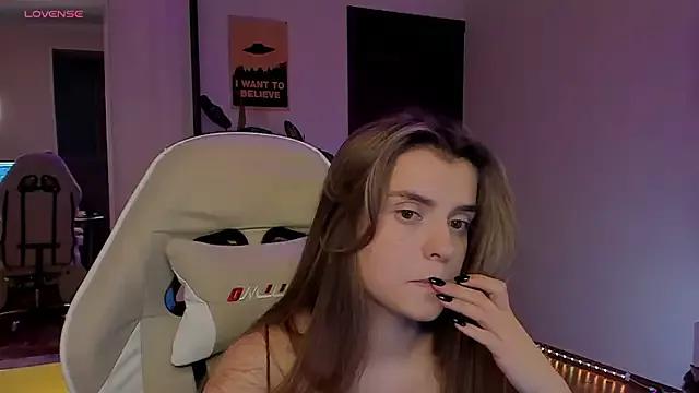 Slutty CharmingVixen wants you to fuck her body now CharmingVixen from StripChat