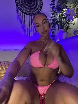 Freechat CheekyChels on StripChat