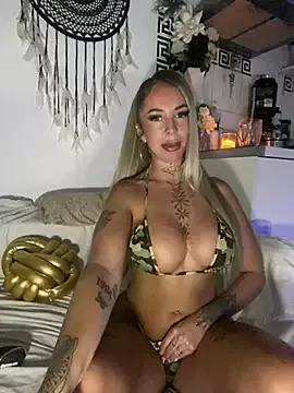 Freechat CheekyChels on StripChat