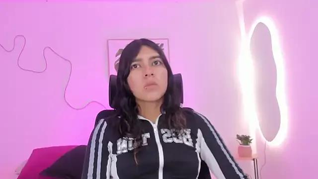 Cherrydollxx from StripChat