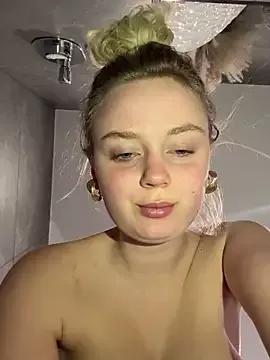 CherryEmmy on StripChat 