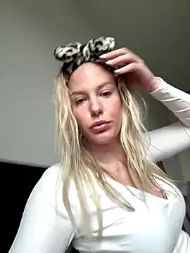 Group Chloemillerrxx on StripChat