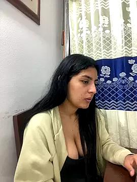 Freechat cloe_small on StripChat