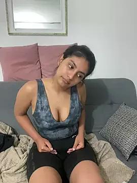 Freechat cloe_small on StripChat