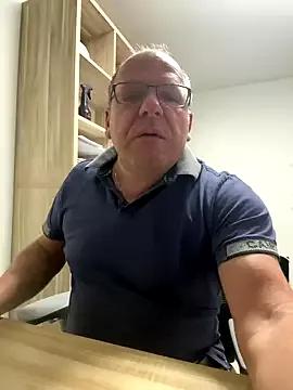 Freechat coupleLatinaLovers on StripChat