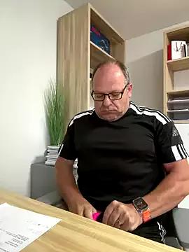 Freechat coupleLatinaLovers on StripChat