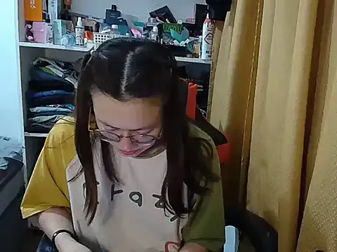 crizzybel — lets cum