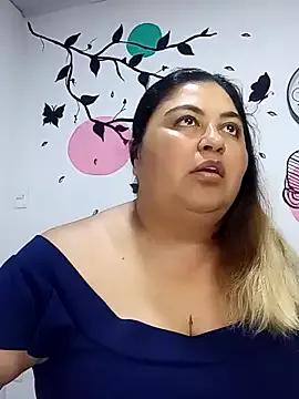 Freechat curvy_diva_ on StripChat