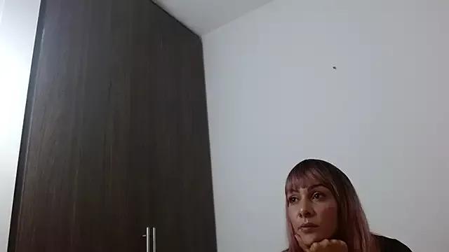 dasha_naughty from StripChat