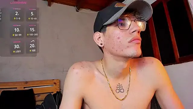 Freechat david_huge on StripChat