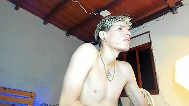 Freechat david_huge on StripChat