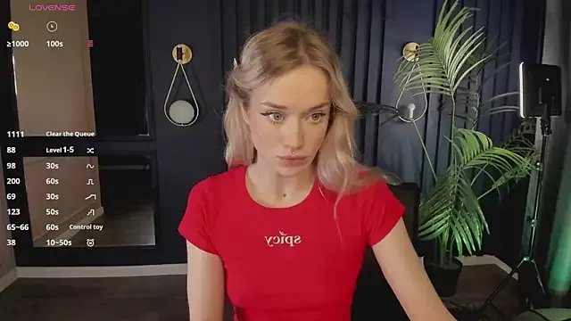 Freechat DiscoPotato on StripChat