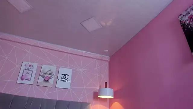 dolly_zoe on StripChat 