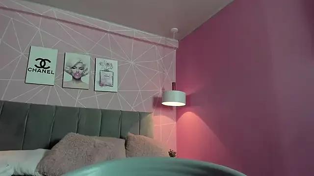 dolly_zoe on StripChat 