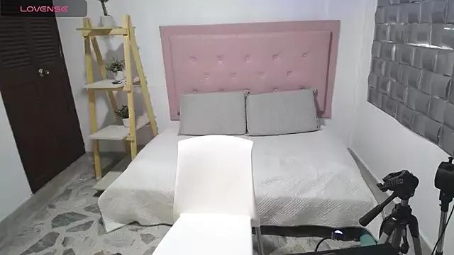 Dulce__Lovee from StripChat