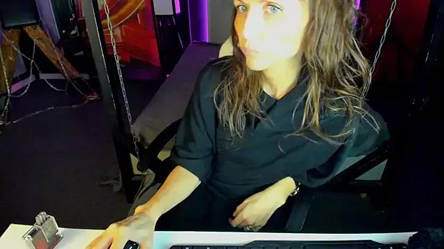 Elizabe_th on StripChat 