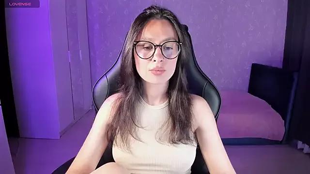 Freechat EllaFresh on StripChat