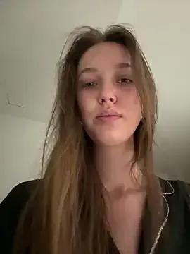 Masturbate to sweet performer ElliRose ElliRose from StripChat