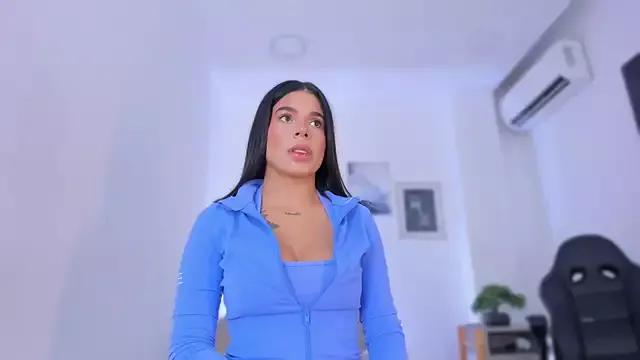 emelie_89 on StripChat 