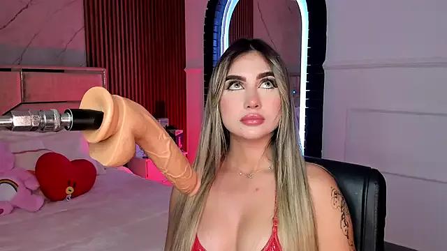 EmiilyHendriixx on StripChat 