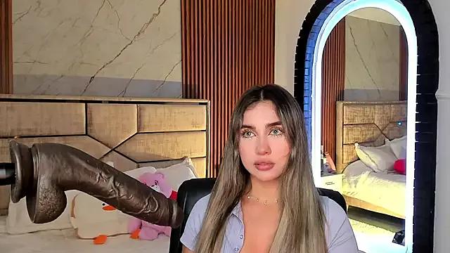 EmiilyHendriixx on StripChat 