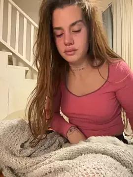 EmiliaCatalina on StripChat 