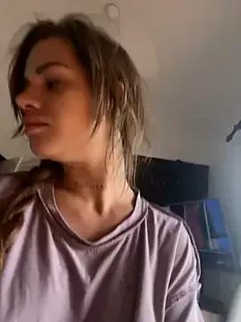 EmiliaCatalina on StripChat 