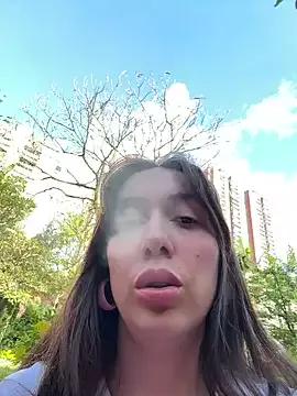 Freechat emiliasommer on StripChat