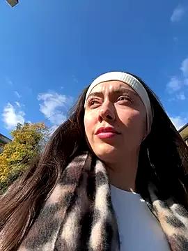 Freechat emiliasommer on StripChat