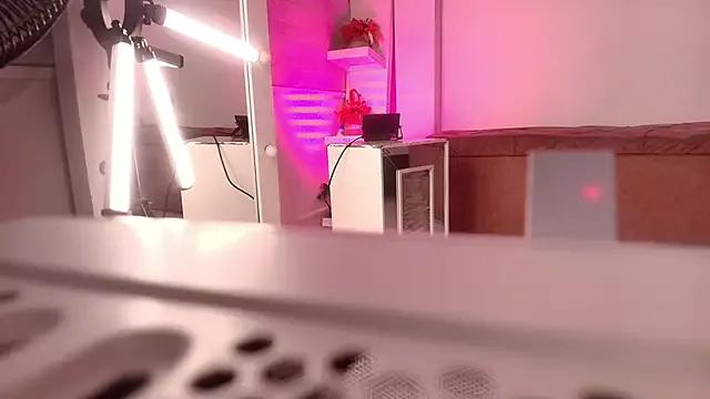emma_madi on StripChat 
