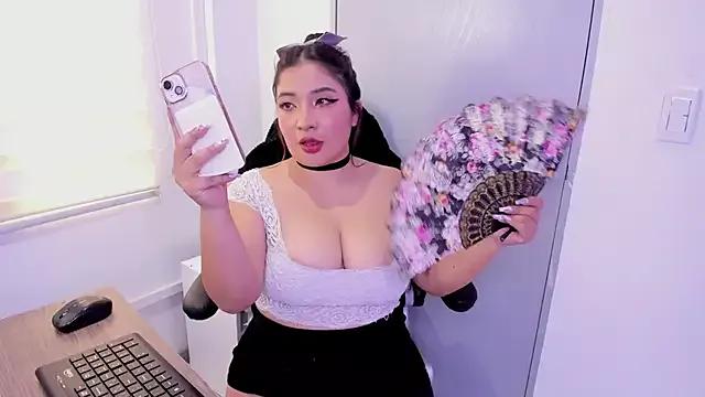 Emma_monserrat on StripChat 