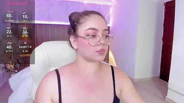 emmy_walker on StripChat 